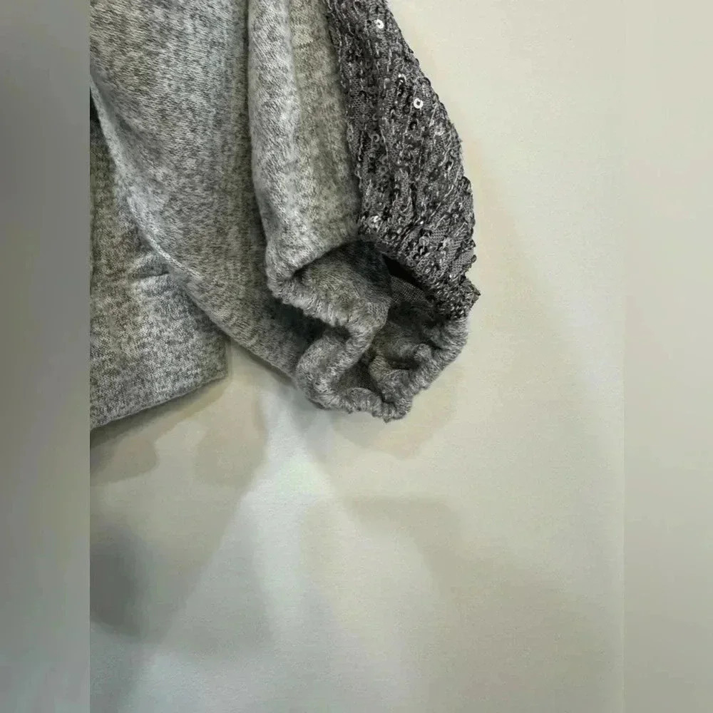 Another Reason Long Sleeve V Neck Shirt With Dark Gray Sequins Sleeve Size L - Picture 9 of 13